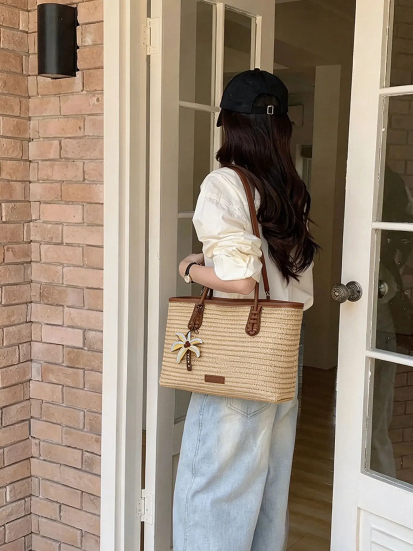 Straw Woven Shoulder Bag - Brown